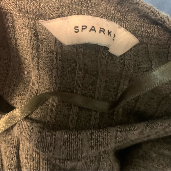 Sparkz Twist Front Top - Picture 4 of 5